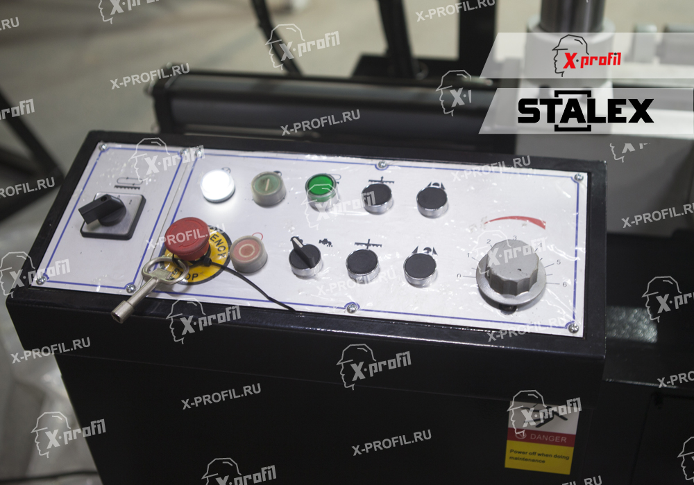 Ленточнопильный полуавтоматический колонный станок Stalex TGK-4235 фото товара