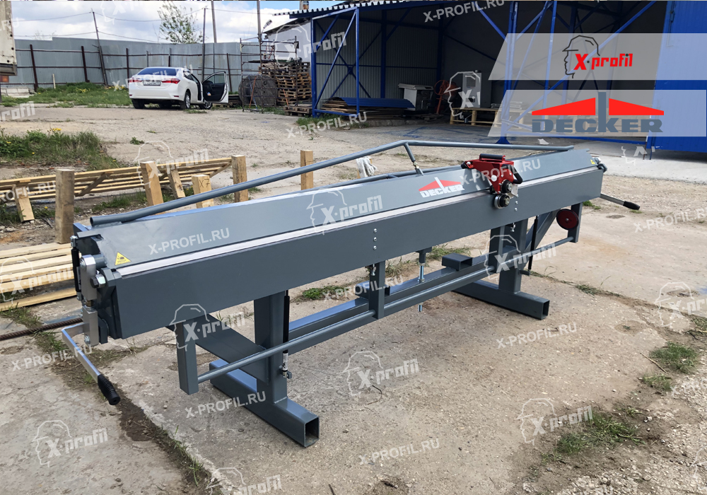 Листогиб ручной Decker X7 3250
